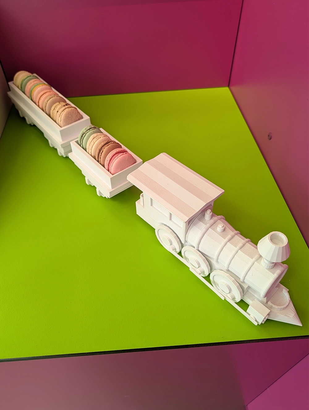 Présentoir train de 12 macarons