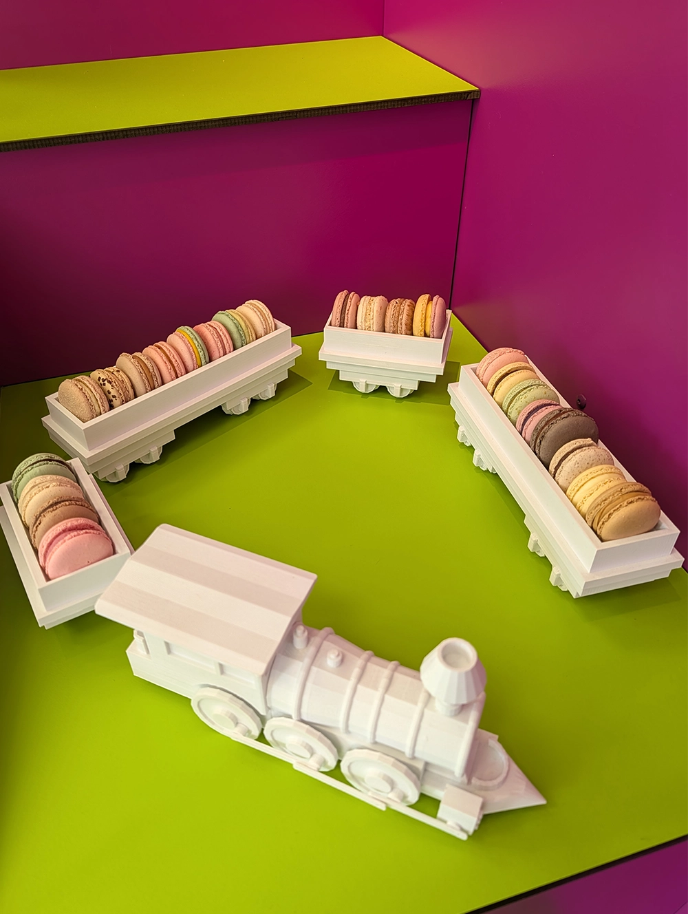 Présentoir train de 24 macarons